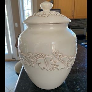 Beautiful Detailed Storage Jar NWOT